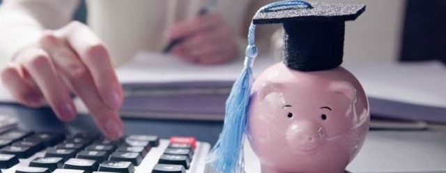 Student Loan. Accounting Teaching Advisor And Graduate Cap